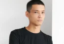 Парень из Казахстана стал моделью после видео избиения женщиной в автобусе