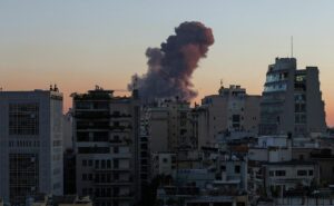 Израиль впервые после месяца перемирия нанес удар по Ливану